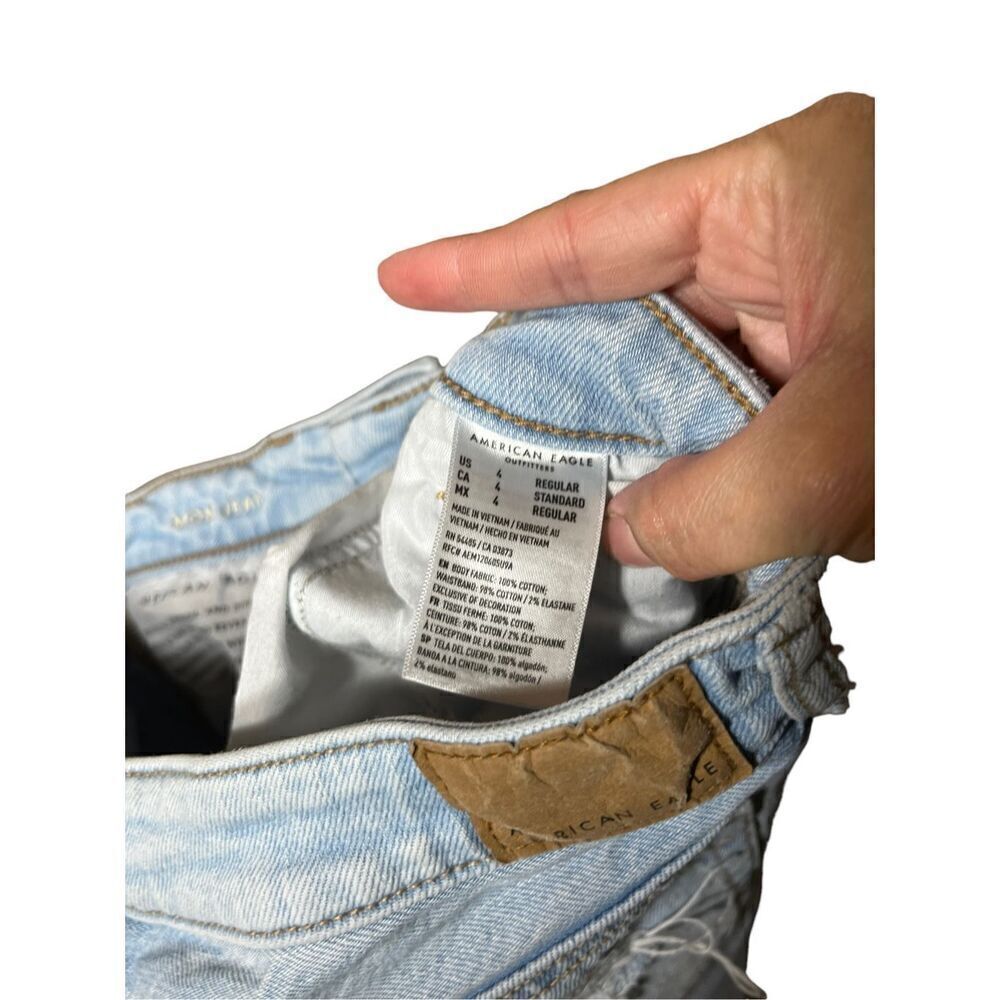 American Eagle Comfort Stretch Waistband Ripped Mom Jeans Light Wash Size 4 - Picture 10 of 10